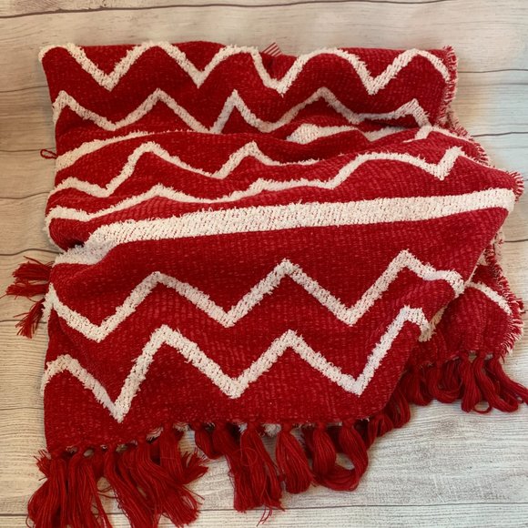 Rachel Ashwell The Farmhouse Decorative Throw Blanket 50x60" Chevron Fringe - Picture 8 of 16
